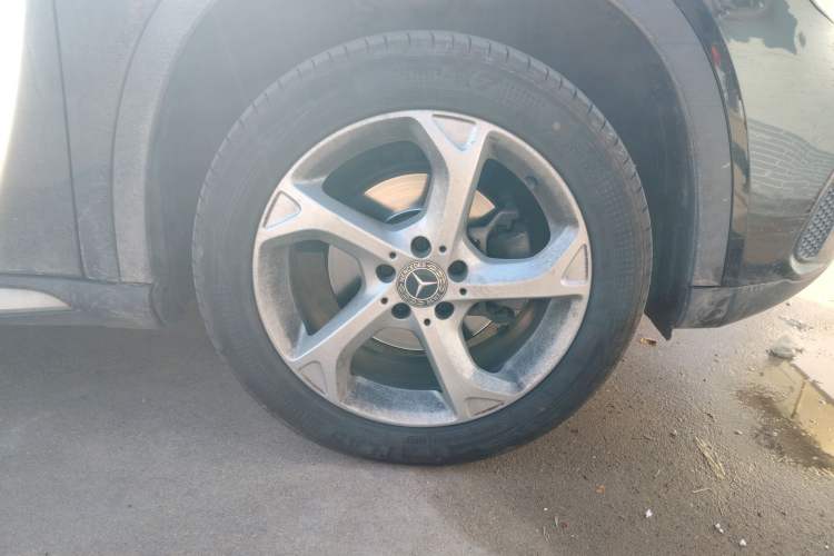 Used Mercedes-Benz GLA 2018 GLA 200 Sport Edition Right Front Wheel Hub