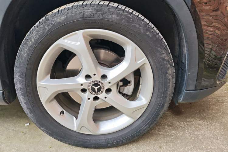 Used Mercedes-Benz GLA 2018 GLA 200 Fashion Model Right Front Wheel Hub