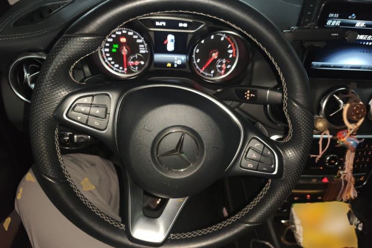 Used Mercedes-Benz GLA 2018 GLA 220 4MATIC Sport Edition Steering Wheel