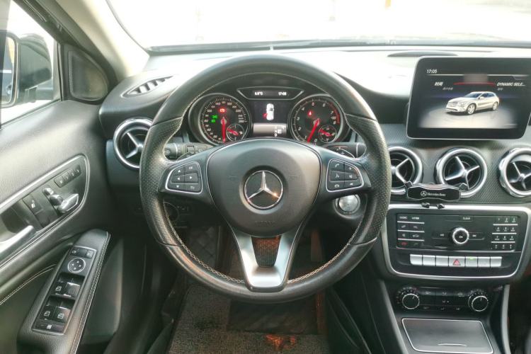 Used Mercedes-Benz GLA 2018 GLA 200 Sport Edition Steering Wheel