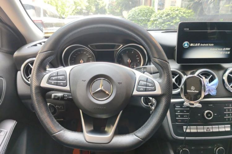 Used Mercedes-Benz GLA 2018 GLA 200 Sport Edition Steering Wheel