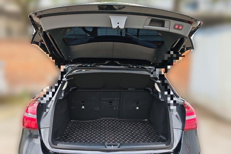 Used Mercedes-Benz GLA 2018 GLA 200 Fashion Model Trunk