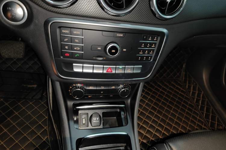 Used Mercedes-Benz GLA 2018 GLA 200 Sport Edition Audio And AC Panel