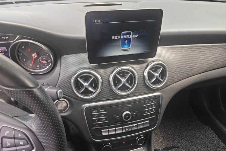 Used Mercedes-Benz GLA 2018 GLA 200 Sport Edition Audio And AC Panel