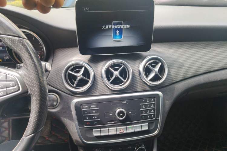 Used Mercedes-Benz GLA 2018 GLA 200 Sport Edition Audio And AC Panel
