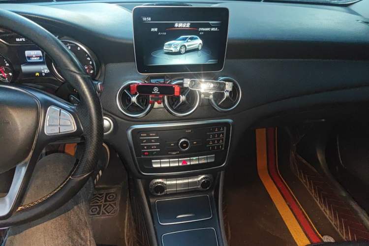 Used Mercedes-Benz GLA 2018 GLA 200 Sport Edition Audio And AC Panel