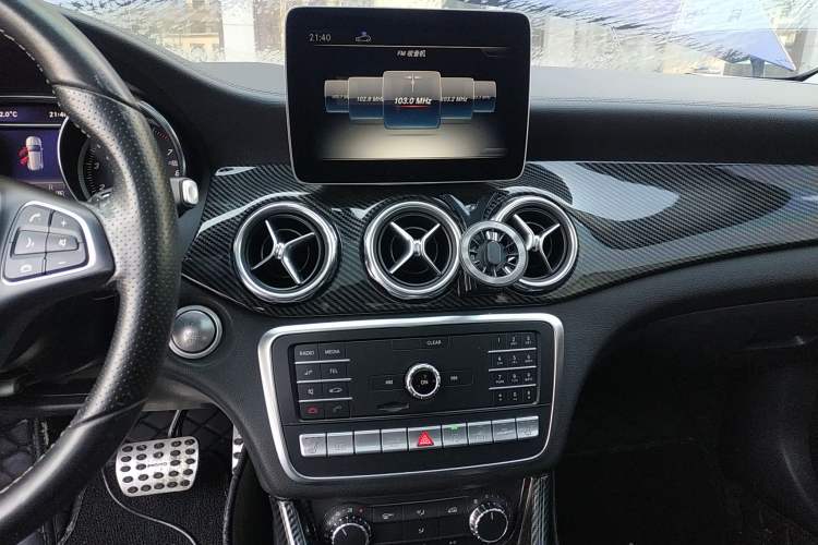 Used Mercedes-Benz GLA 2018 GLA 220 4MATIC Sport Edition Audio And AC Panel