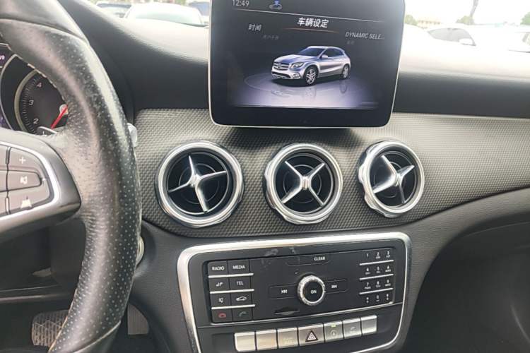 Used Mercedes-Benz GLA 2018 GLA 200 Sport Edition Audio And AC Panel