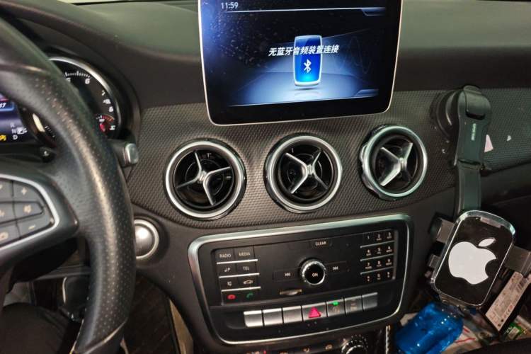 Used Mercedes-Benz GLA 2018 GLA 200 Sport Edition Audio And AC Panel