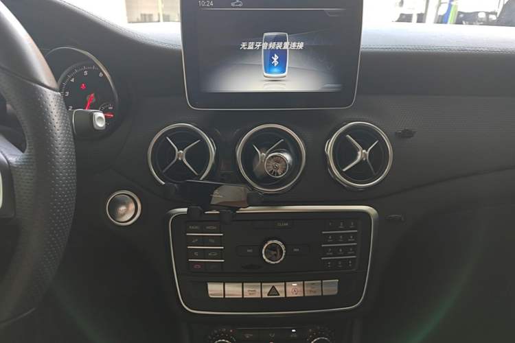 Used Mercedes-Benz GLA 2018 GLA 200 Fashion Model Audio And AC Panel