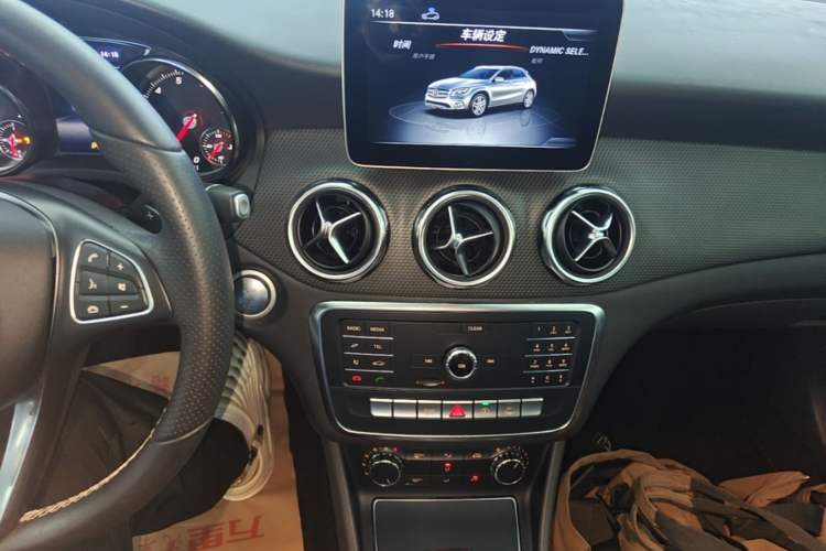 Used Mercedes-Benz GLA 2018 GLA 200 Sport Edition Audio And AC Panel
