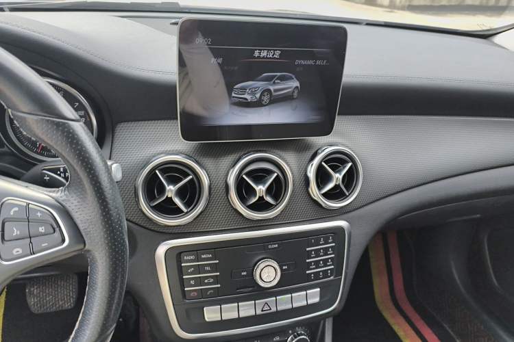Used Mercedes-Benz GLA 2018 GLA 200 Fashion Model Audio And AC Panel