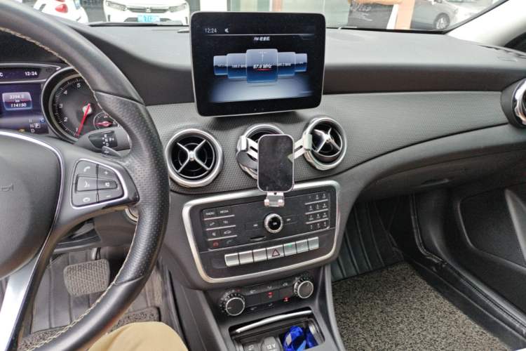 Used Mercedes-Benz GLA 2018 GLA 200 Sport Edition Audio And AC Panel