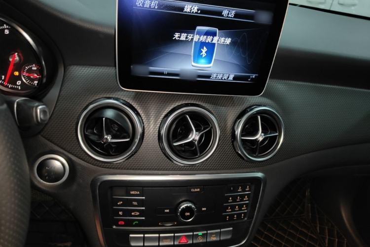Used Mercedes-Benz GLA 2018 GLA 200 Sport Edition Center Console