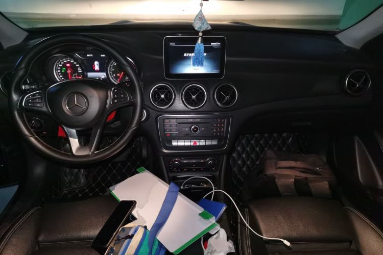 Used Mercedes-Benz GLA 2018 GLA 200 Sport Edition Center Console