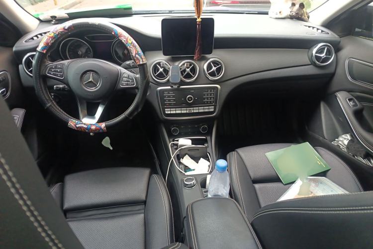 Used Mercedes-Benz GLA 2018 GLA 220 4MATIC Sport Edition Center Console
