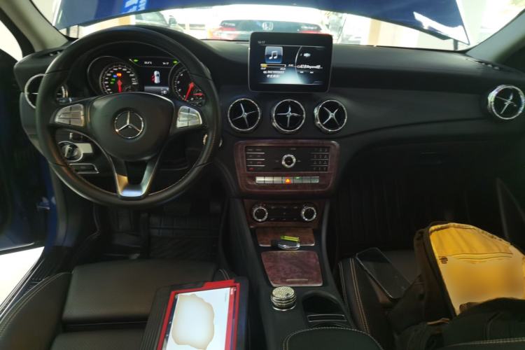 Used Mercedes-Benz GLA 2018 GLA 200 Fashion Model Center Console