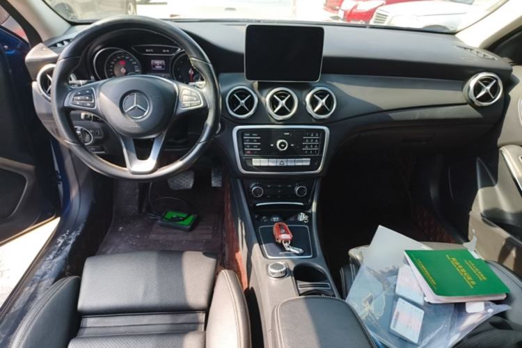 Used Mercedes-Benz GLA 2018 GLA 200 Sport Edition Center Console