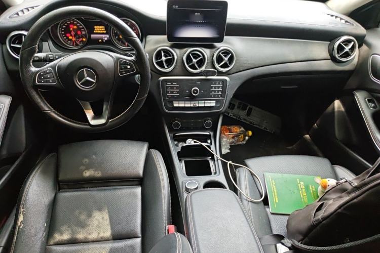 Used Mercedes-Benz GLA 2018 GLA 200 Fashion Model Center Console