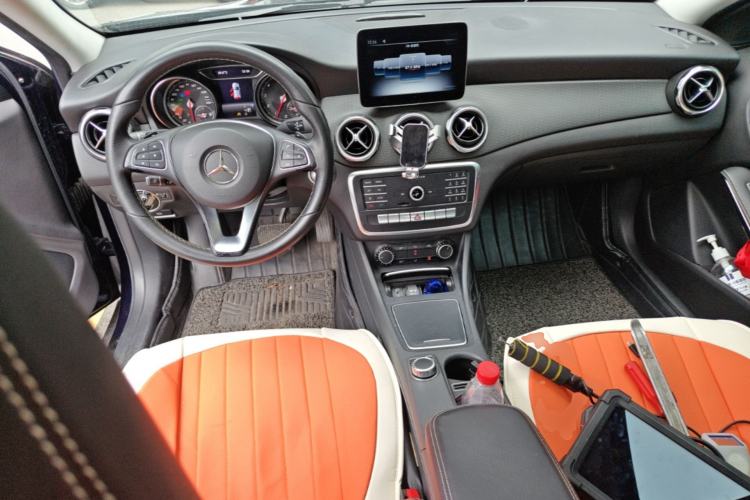 Used Mercedes-Benz GLA 2018 GLA 200 Sport Edition Center Console