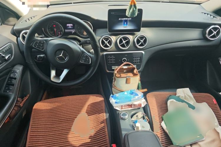 Used Mercedes-Benz GLA 2018 GLA 200 Sport Edition Center Console