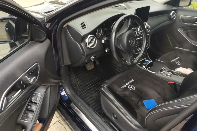 Used Mercedes-Benz GLA 2018 GLA 200 Sport Edition Driver Seat