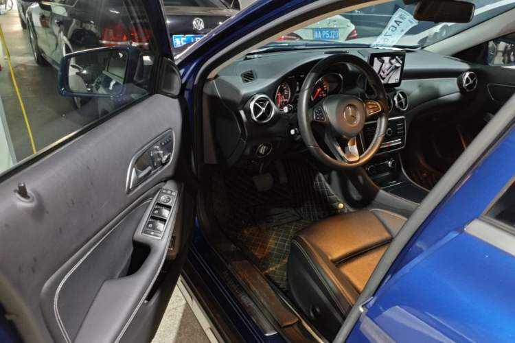Used Mercedes-Benz GLA 2018 GLA 200 Fashion Model Driver Seat