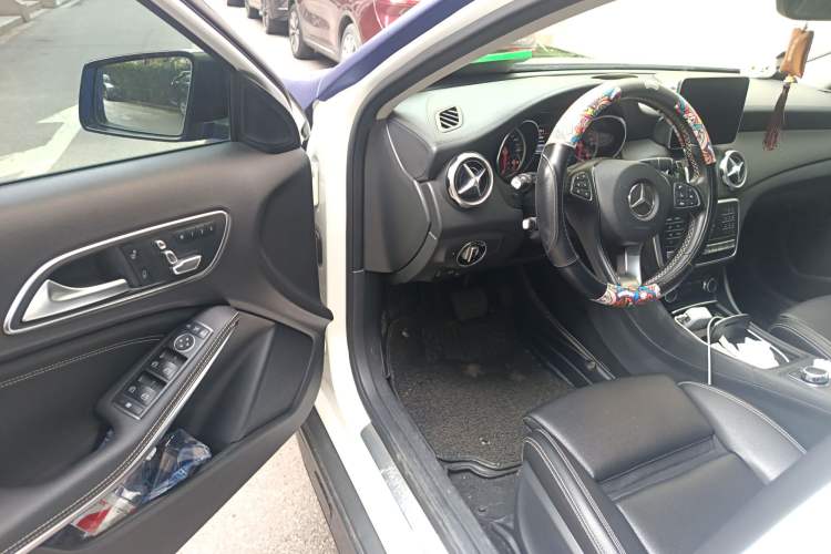 Used Mercedes-Benz GLA 2018 GLA 220 4MATIC Sport Edition Driver Seat