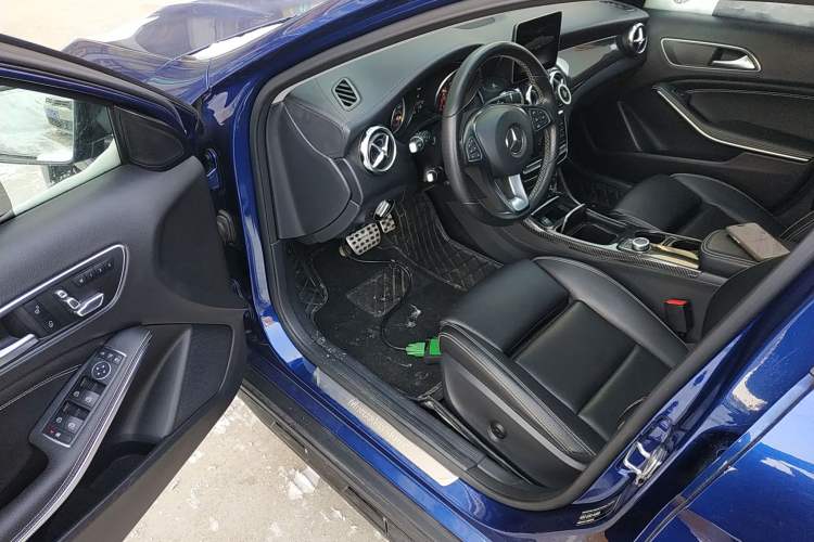 Used Mercedes-Benz GLA 2018 GLA 220 4MATIC Sport Edition Driver Seat