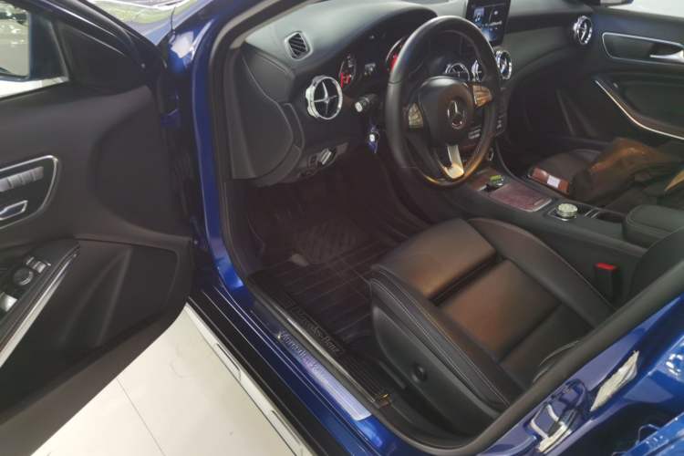 Used Mercedes-Benz GLA 2018 GLA 200 Fashion Model Driver Seat