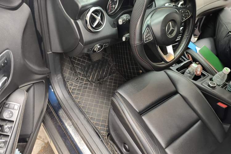 Used Mercedes-Benz GLA 2018 GLA 200 Sport Edition Driver Seat
