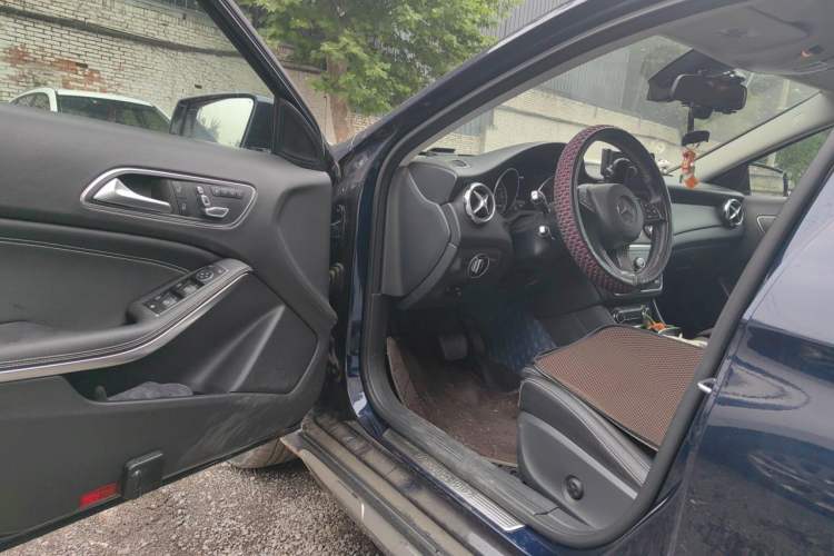 Used Mercedes-Benz GLA 2018 GLA 200 Sport Edition Driver Seat