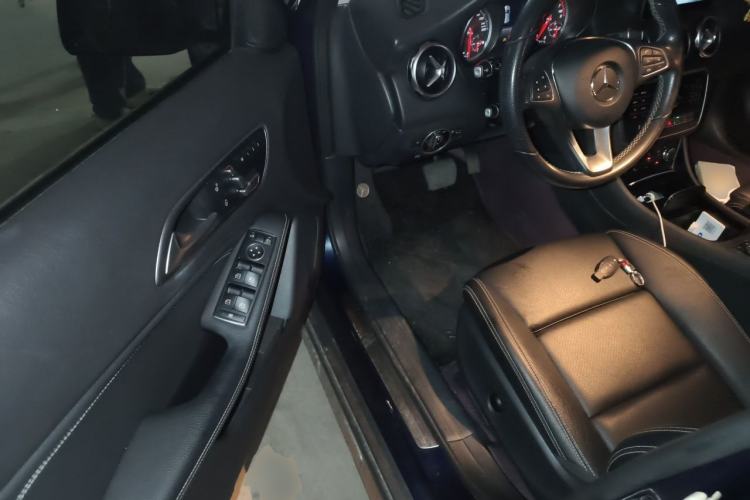 Used Mercedes-Benz GLA 2018 GLA 200 Sport Edition Driver Seat