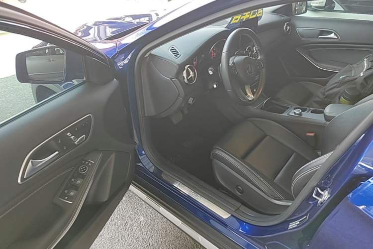 Used Mercedes-Benz GLA 2018 GLA 200 Fashion Model Driver Seat