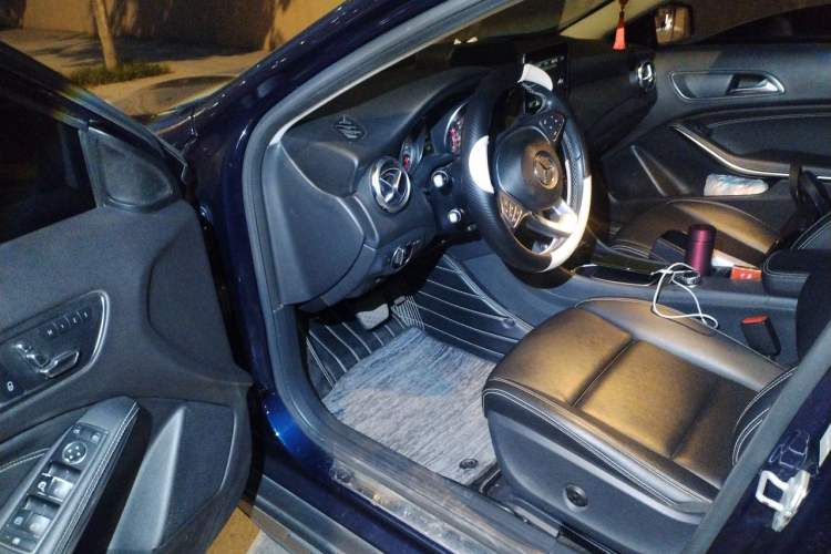 Used Mercedes-Benz GLA 2018 GLA 200 Sport Edition Driver Seat