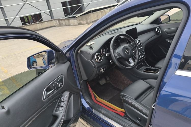 Used Mercedes-Benz GLA 2018 GLA 200 Fashion Model Driver Seat