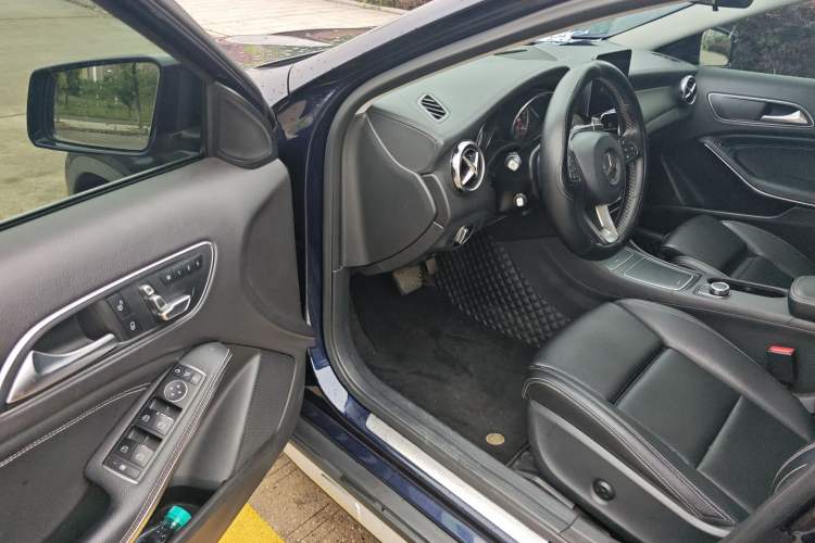 Used Mercedes-Benz GLA 2018 GLA 200 Fashion Model Driver Seat