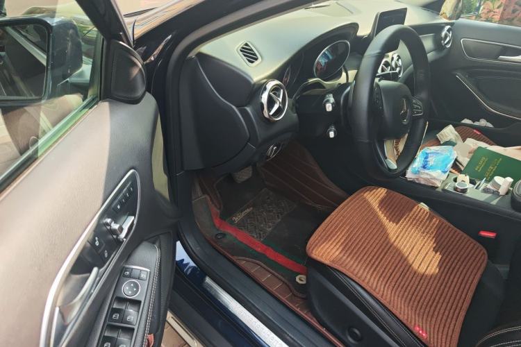 Used Mercedes-Benz GLA 2018 GLA 200 Sport Edition Driver Seat