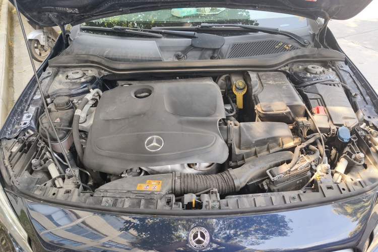 Used Mercedes-Benz GLA 2018 GLA 200 Fashion Model Engine Bay