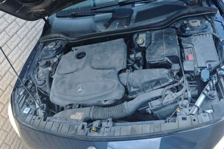 Used Mercedes-Benz GLA 2018 GLA 200 Fashion Model Engine Bay