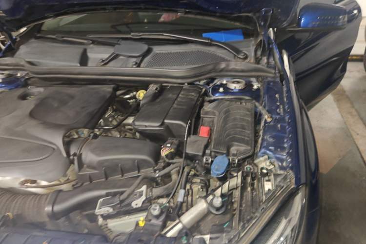 Used Mercedes-Benz GLA 2018 GLA 200 Fashion Model Engine Bay Left