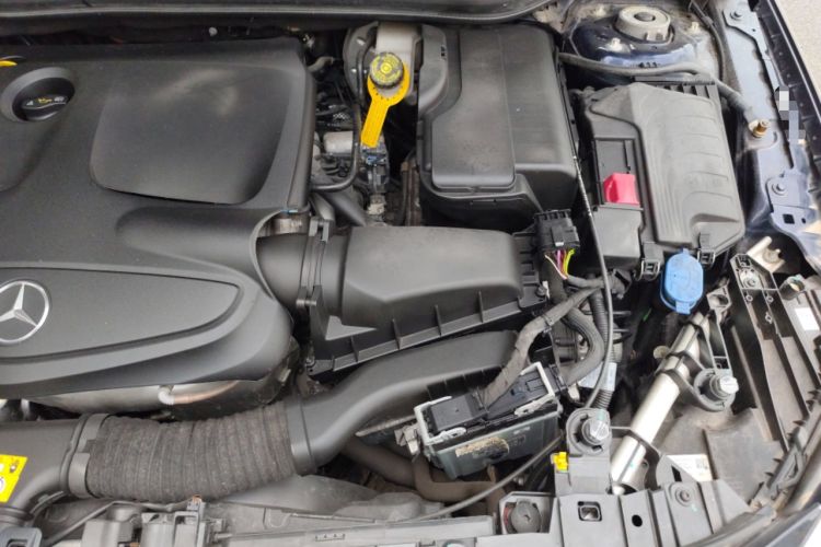 Used Mercedes-Benz GLA 2018 GLA 220 4MATIC Sport Edition Engine Bay Left