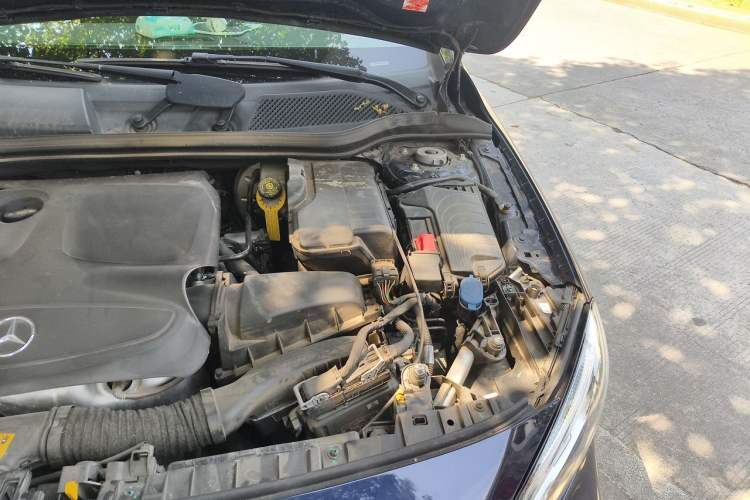 Used Mercedes-Benz GLA 2018 GLA 200 Fashion Model Engine Bay Left