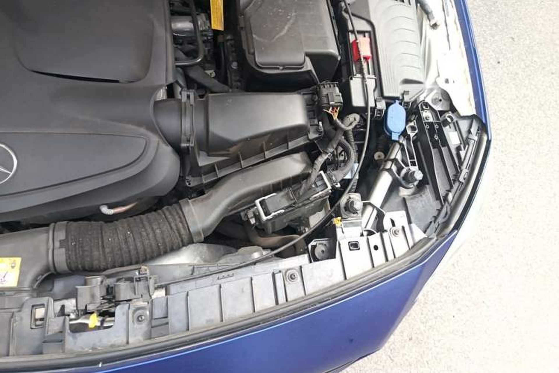 Used Mercedes-Benz GLA 2018 GLA 220 4MATIC Sport Edition Engine Bay Left