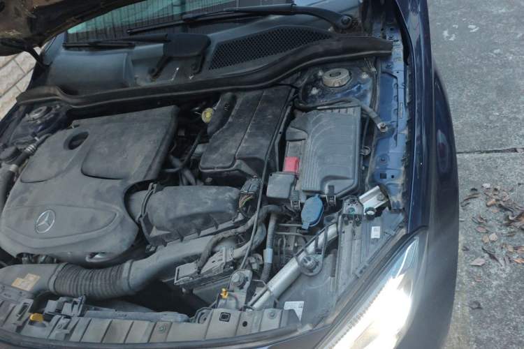 Used Mercedes-Benz GLA 2018 GLA 200 Fashion Model Engine Bay Left