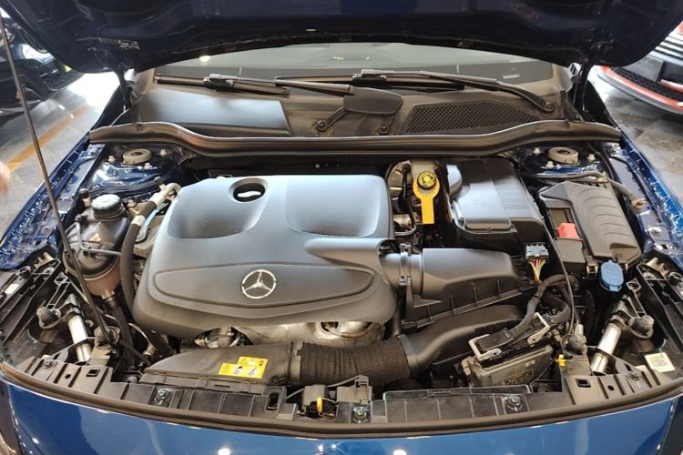 Used Mercedes-Benz GLA 2018 GLA 200 Fashion Model Engine Bay