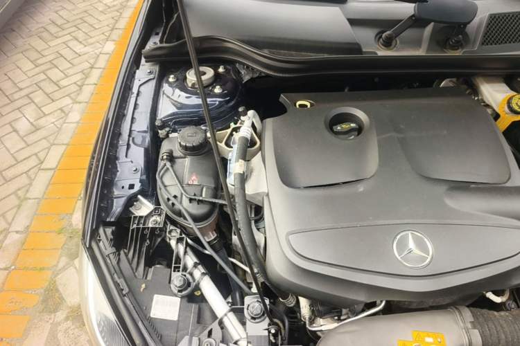 Used Mercedes-Benz GLA 2018 GLA 200 Sport Edition Engine Bay Right