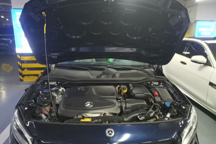 Used Mercedes-Benz GLA 2018 GLA 220 4MATIC Sport Edition Engine Bay