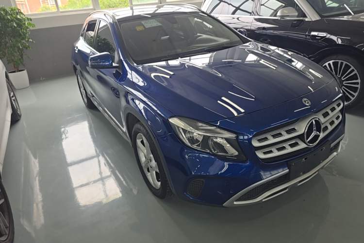 Used Mercedes-Benz GLA 2018 GLA 200 Sport Edition Front Right 45 Deg