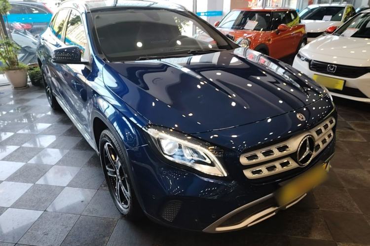 Used Mercedes-Benz GLA 2018 GLA 200 Fashion Model Front Right 45 Deg